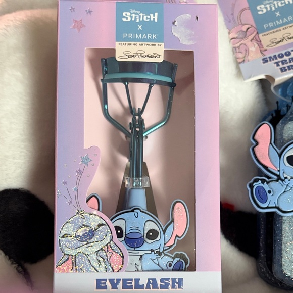 Disney Stitch headband, eyelash curler and hair brush - Picture 2 of 4
